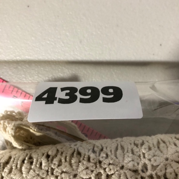 Cabi Womens Top Size Medium Cream Capri Crochet Top Oversized Sheer Boho V Beach - Picture 10 of 11